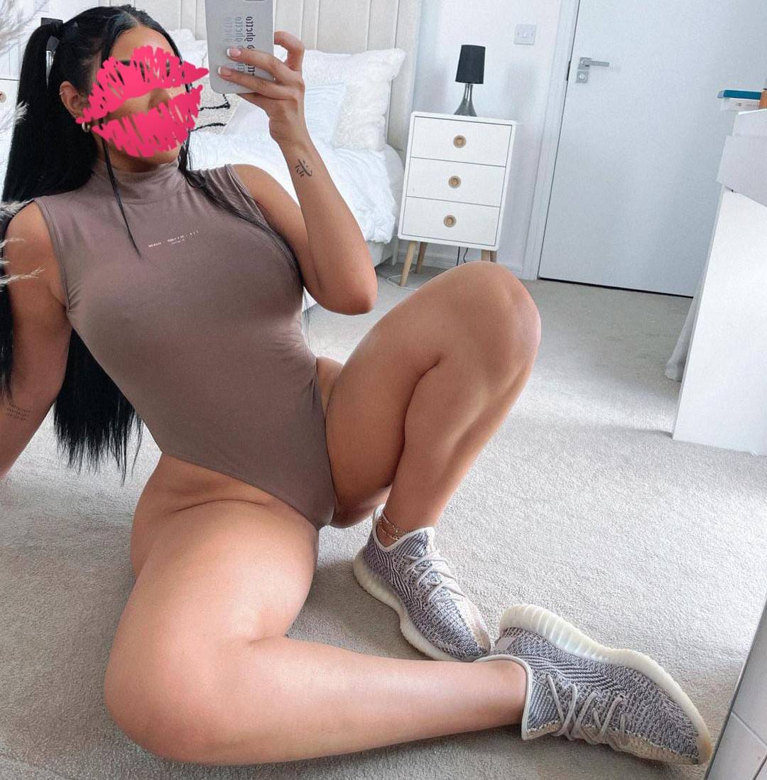 Esenler Escort Selda İle Fantezi Dolu İlişkiler